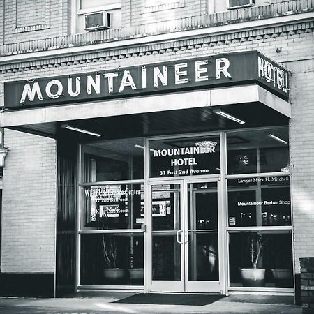 The Mountaineer Hotel Williamson Kültér fotó